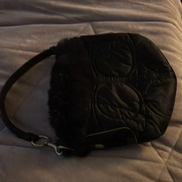 Coach - Picture 2 of 7